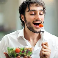 جویدن غذاهای سفت