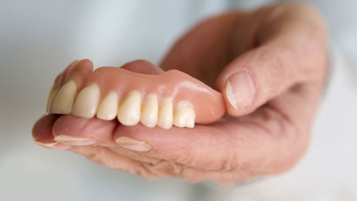 پروتز متحرک دندان