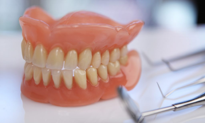 پروتز متحرک دندان